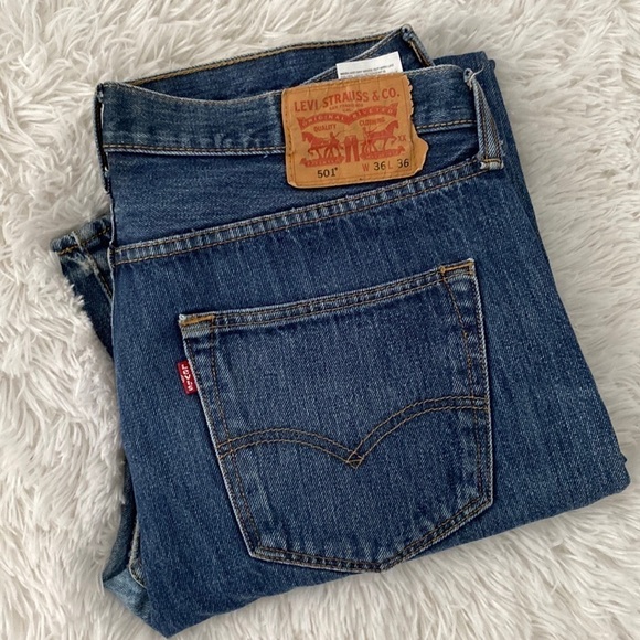 Y2K Levi’s 501 medium wash jeans - Picture 1 of 9